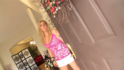 Giantess Katelyn at YooGirls.com - Showing Item 73922