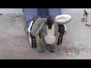 Stuffed toy under spike running Shoes