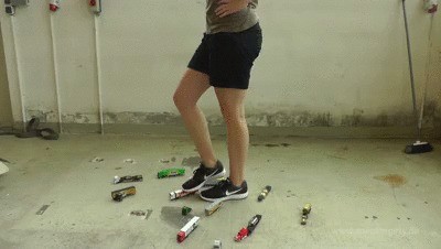 Sneaker-Girl Denise - Crushing some little Trucks