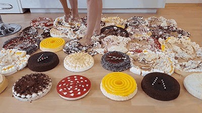 30 cakes under our dominant feet