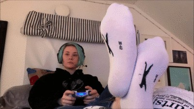 Swedish Gamer Girl Emma's Massive Feet!