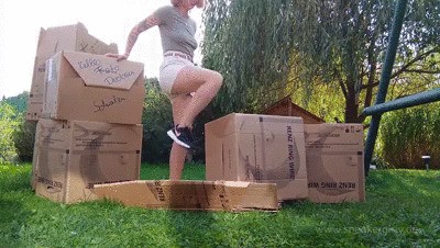 Sneakergirly Sarah - Big Cartons