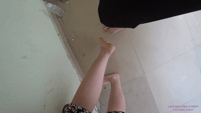 NICOLE and SARAH - Take a look at our feet now bitches! You must like them! - PART3 (HD)
