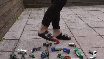 Sneakergirly Akira - Truck Crush with Sandals