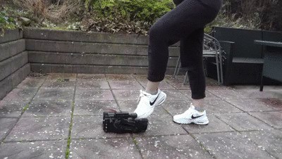 Sneakergirly Akira - Camera Crush