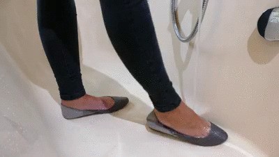 Grey Flats and Jeans get wet