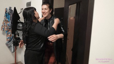 LILY and SALMA - Hot kiss of old friends (4K)
