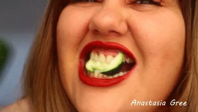Zucchini destruction - teeth fetish