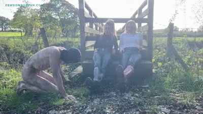 Miss Suzanna Maxwell and Miss Anna Elite - Merciless Muddy Boots Licking (720p MP4)