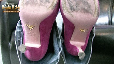 11-010 - Clean my sexy Prada high heels! (WMV - HQ - High Definition)