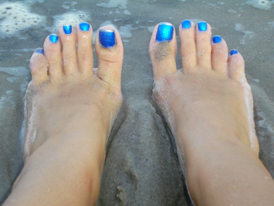 Blue Beach Toes - HD