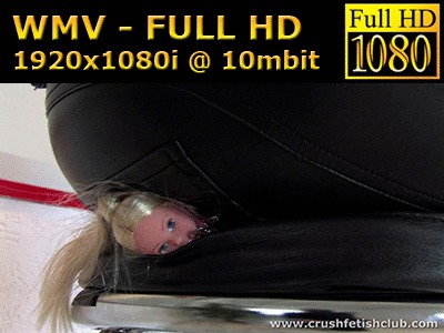 0024 - Doll under Vanessa's sexy ass (WMV, FULL HD, 1920x1080 Pixel)