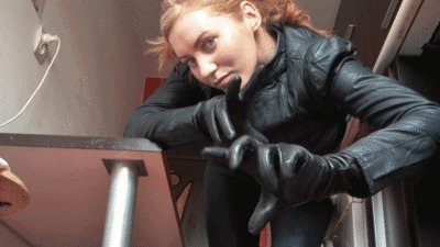 HITWOMAN WEARS LEATHER GLOVES