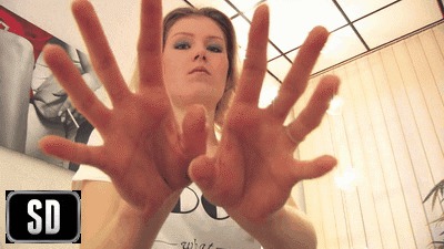 Susanna got long fingers (SD Video)
