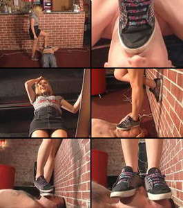 First trampling in flat soles
