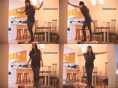 Sandra Tramples!